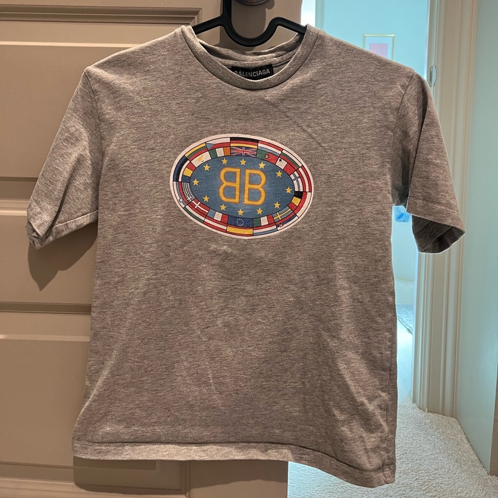 Balenciaga Unisex Kid T-shirt fits 5-6YO